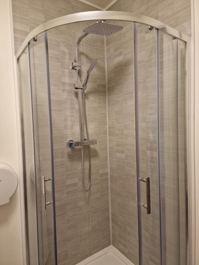 Home Inn Атлоун Екстериор снимка